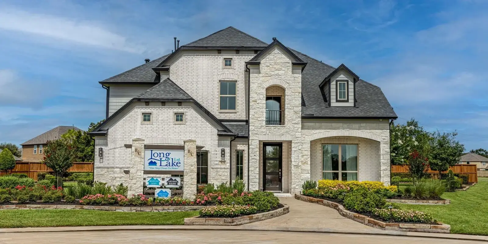Long Lake Home Builders at Briarwood Crossing in Rosenberg TX with New Homes for Sale