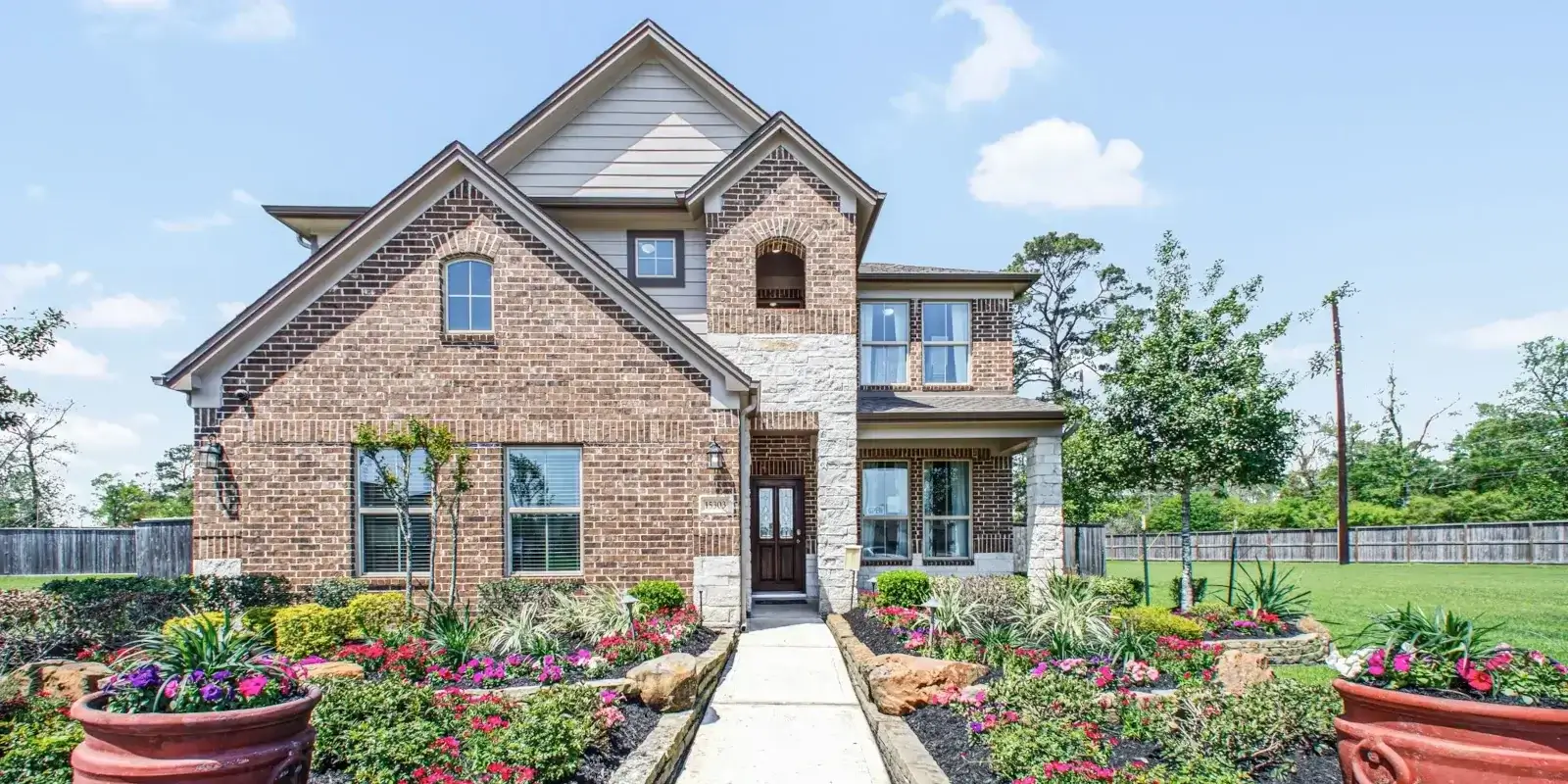 Long Lake Home Builders at Edgewood Village TX with New Homes for Sale